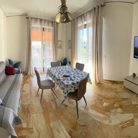 ראפאלו Welcome Riviera -Torre D'Avorio Appartamento 126 Mq Piu'Terrazzo25 Mq - Totalmente Rinnovato- 250 M Dal Centro - Parcheggio A Pagamento 15 Euro Al Giorno Da Prenotare In Anticipo Salvo Dispo -Parking At 15 Euro Per Day To Be Booked In Advance If Avai מראה חיצוני תמונה